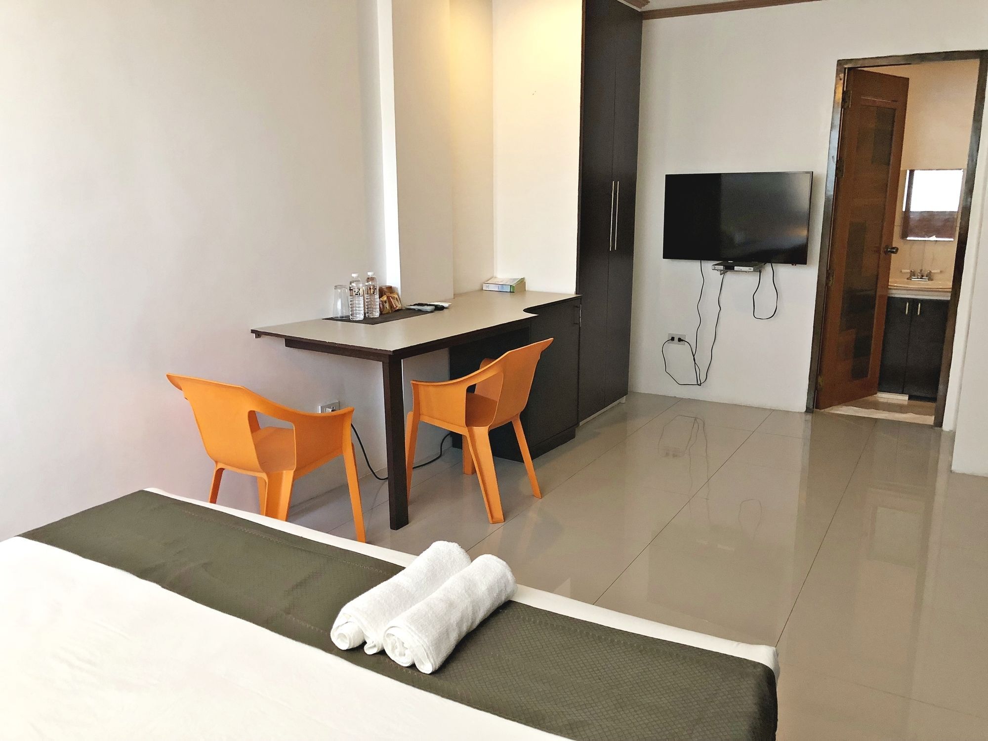 Daj Suites Boutique Hotel Tagaytay City Exteriör bild