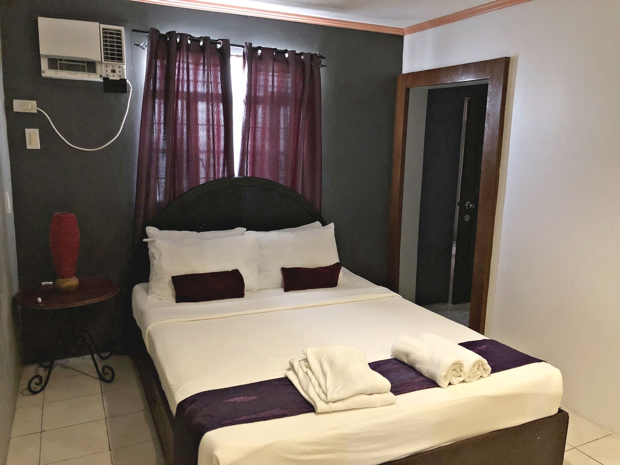 Daj Suites Boutique Hotel Tagaytay City Exteriör bild