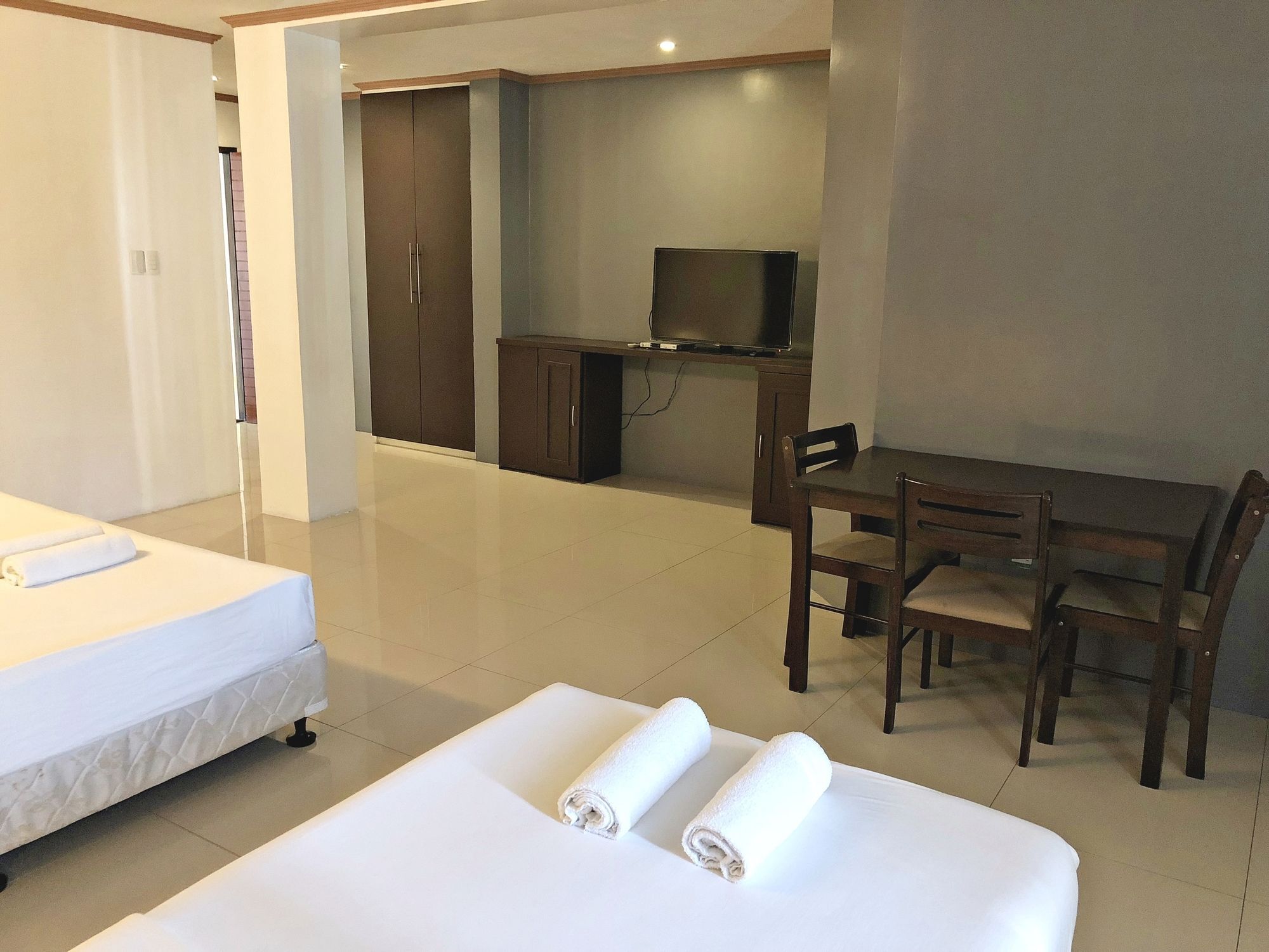 Daj Suites Boutique Hotel Tagaytay City Exteriör bild
