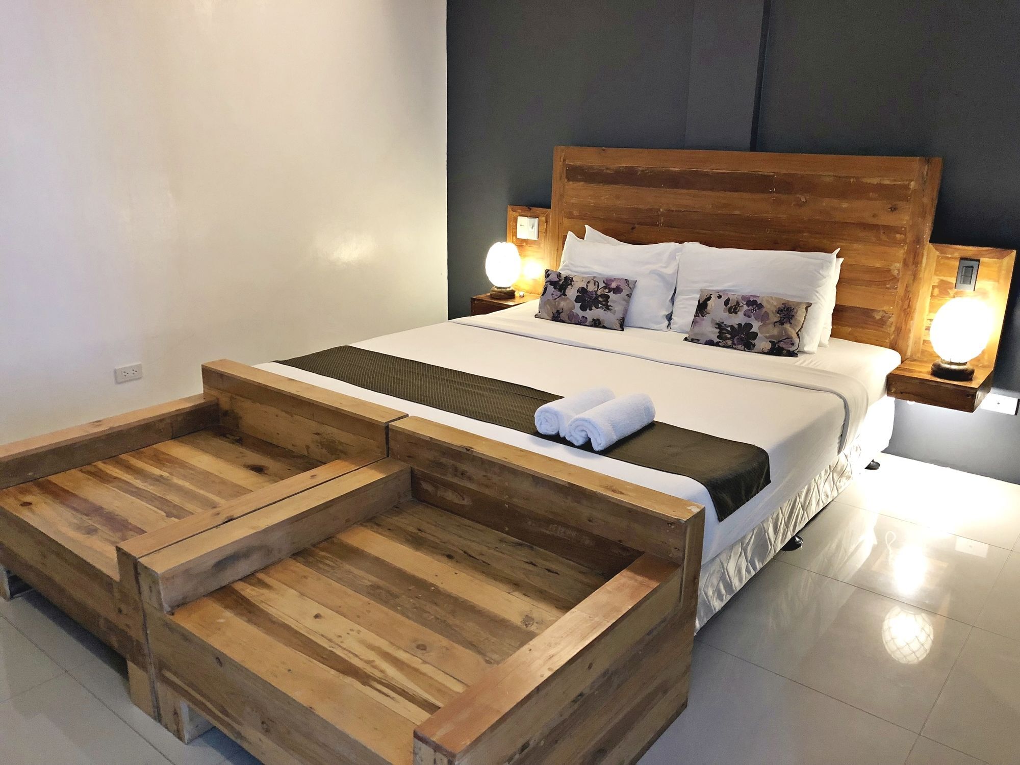 Daj Suites Boutique Hotel Tagaytay City Exteriör bild