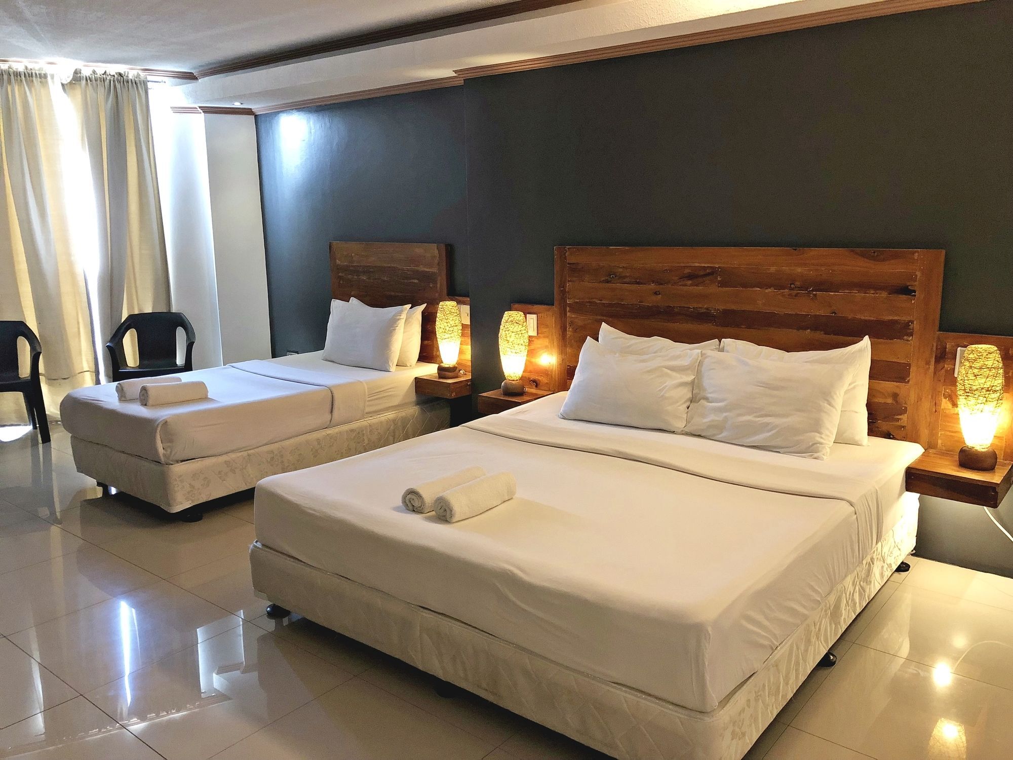 Daj Suites Boutique Hotel Tagaytay City Exteriör bild