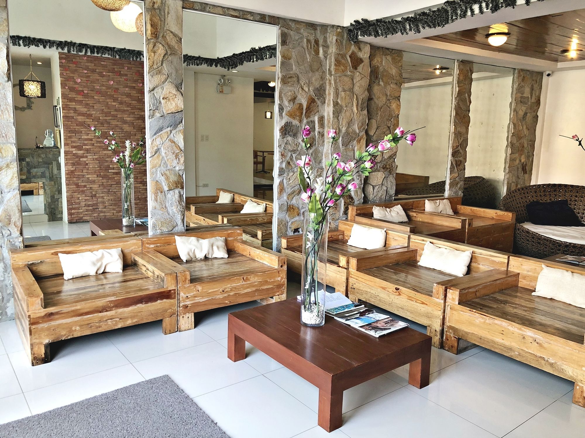 Daj Suites Boutique Hotel Tagaytay City Exteriör bild